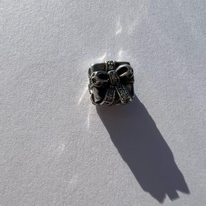 Pandora Present Charm